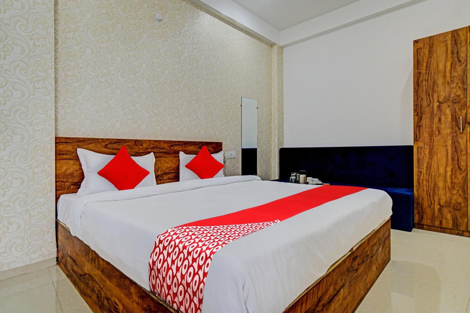Oyo Flagship Hotel Blue Tick Indore Exterior foto